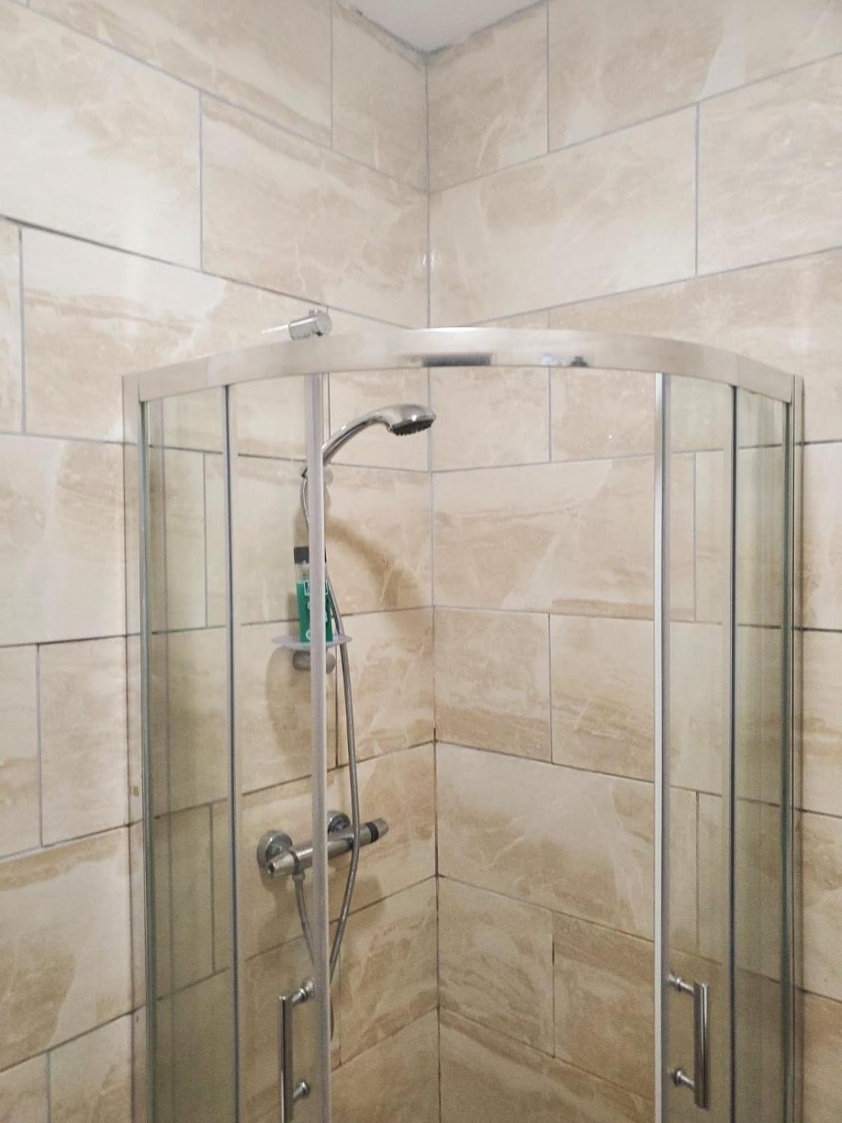 En Suite Bedrooms, Heaton, Newcastle Rom bilde