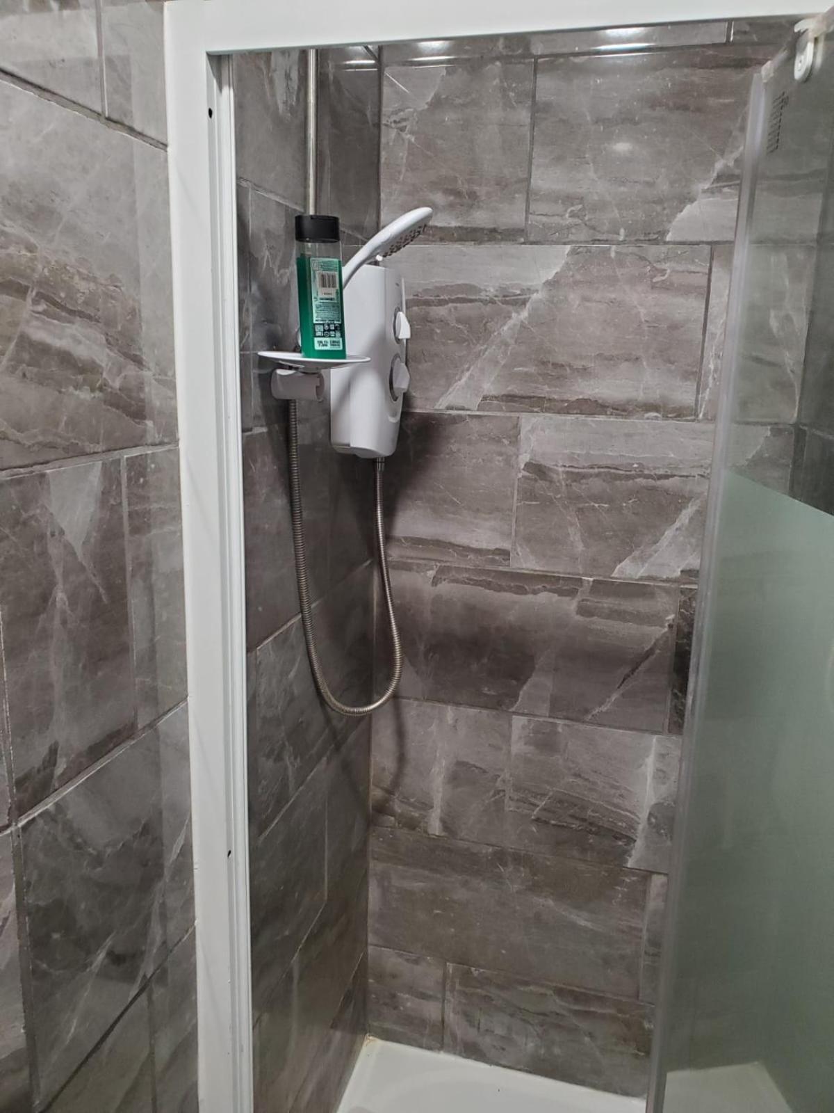 En Suite Bedrooms, Heaton, Newcastle Rom bilde